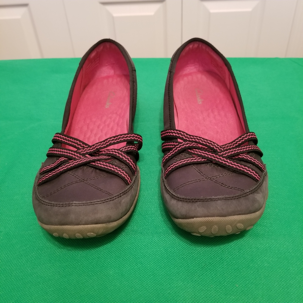 Clarks Haley Toucan Black Hot Pink Nubuck Athleisure Flats, Women's size 9M